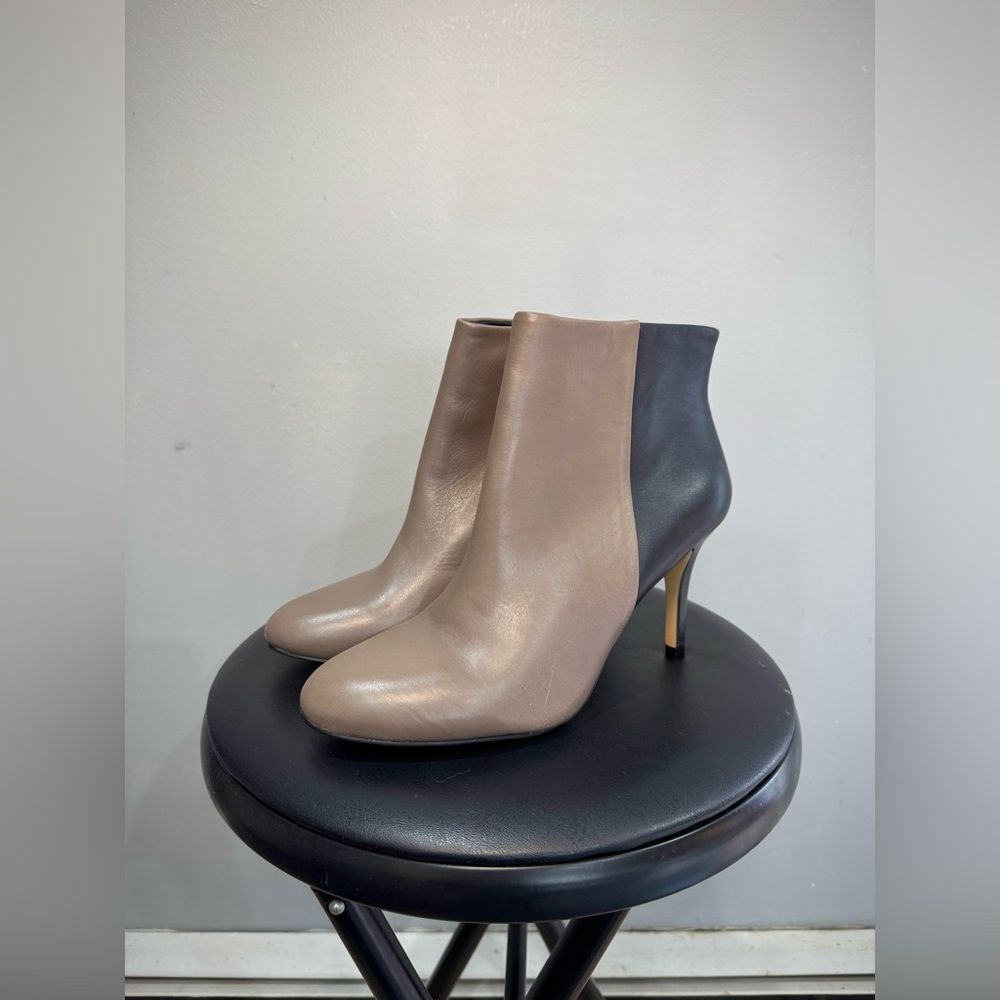 Brown/Black Ann Taylor Robyn Leather Zip-Up Booties Size 8 EUC